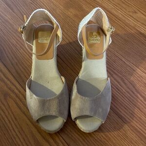 Nude Wedges